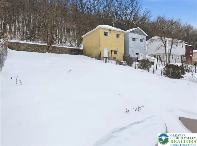 $315,000 | 255 East Railroad Street, Nesquehoning, PA 18240