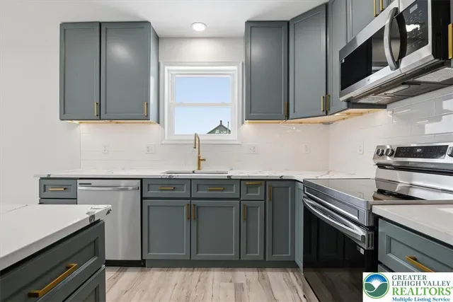 $315,000 | 255 East Railroad Street, Nesquehoning, PA 18240