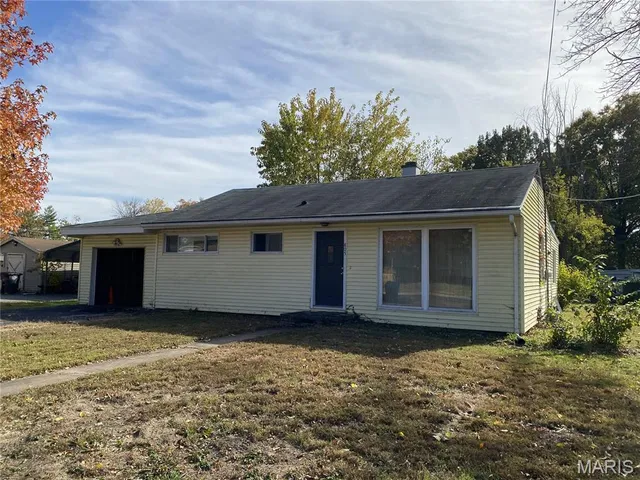 $81,500 | 805 Southmoor Place, Godfrey, IL 62035