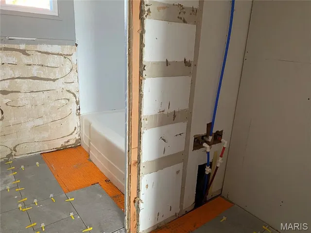 $81,500 | 805 Southmoor Place, Godfrey, IL 62035