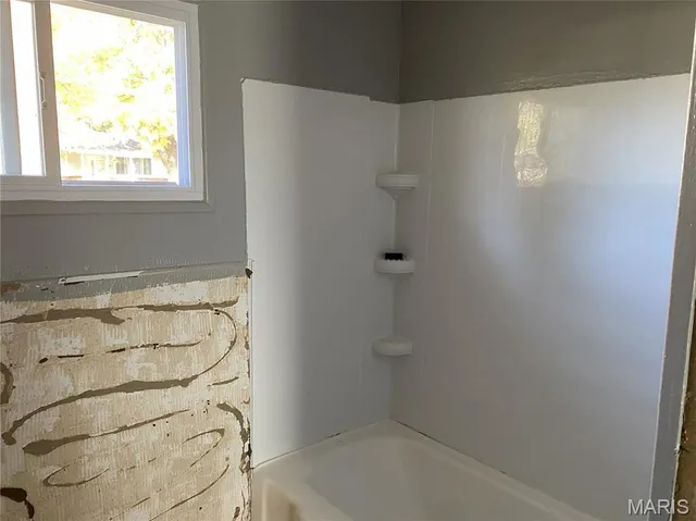 $81,500 | 805 Southmoor Place, Godfrey, IL 62035