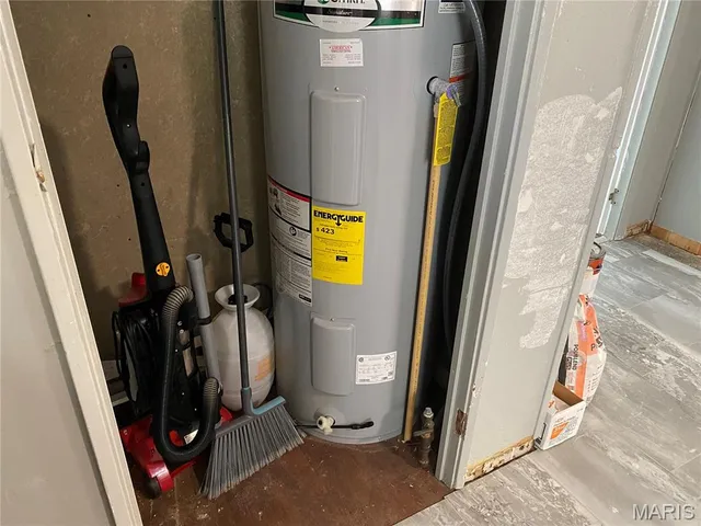 $81,500 | 805 Southmoor Place, Godfrey, IL 62035