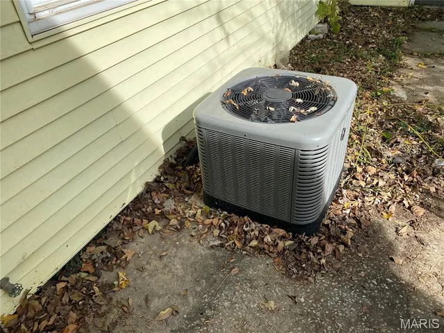 $81,500 | 805 Southmoor Place, Godfrey, IL 62035