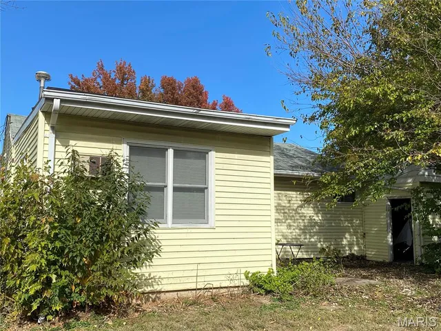 $81,500 | 805 Southmoor Place, Godfrey, IL 62035