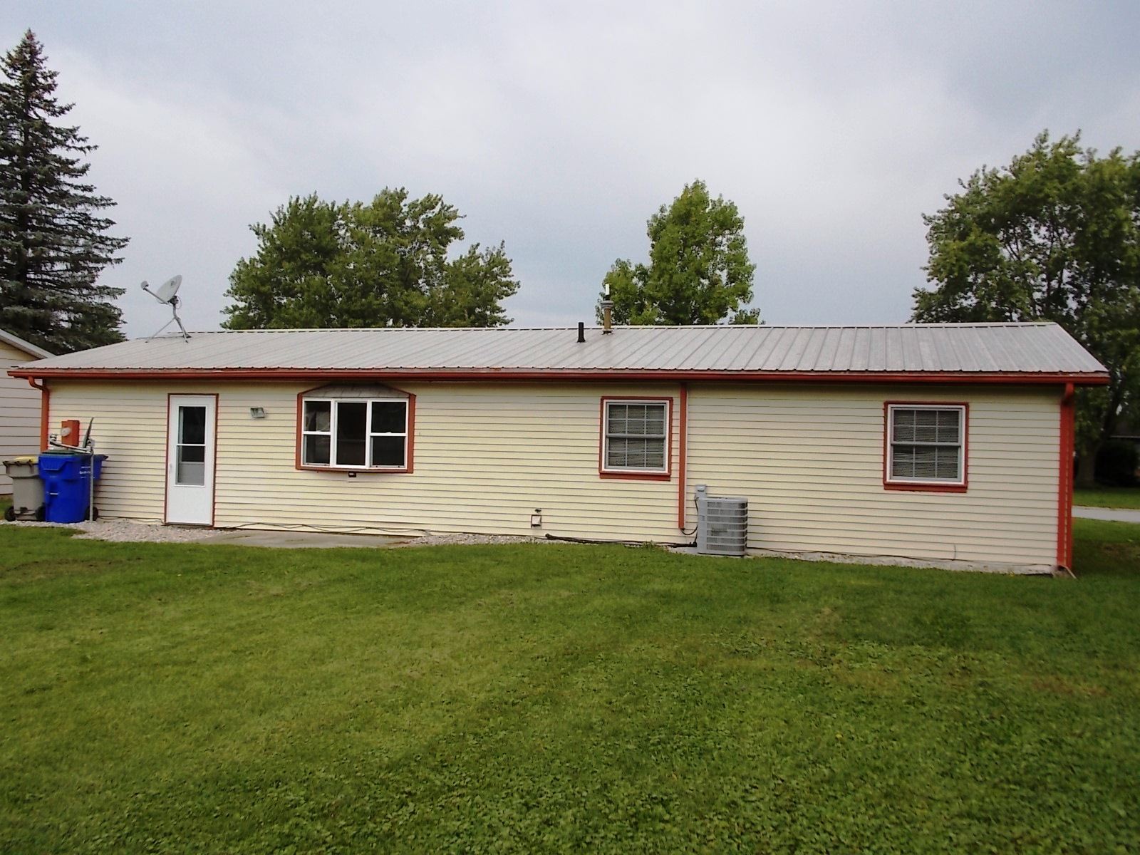 304 North Park Lane Butler, IN 46721 - Photo 13 of 18 Gallery Image 13