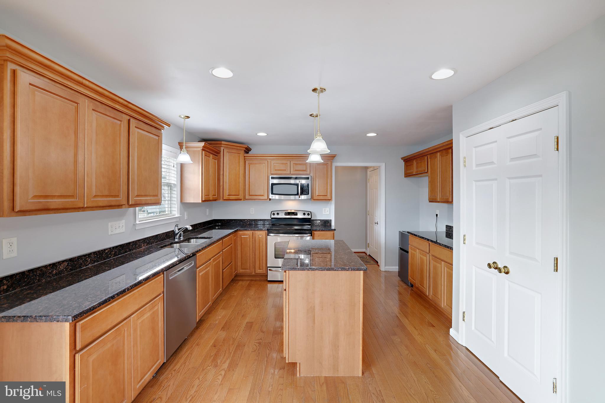 253 Carroll Road Pasadena, MD 21122 - Photo 10 of 40