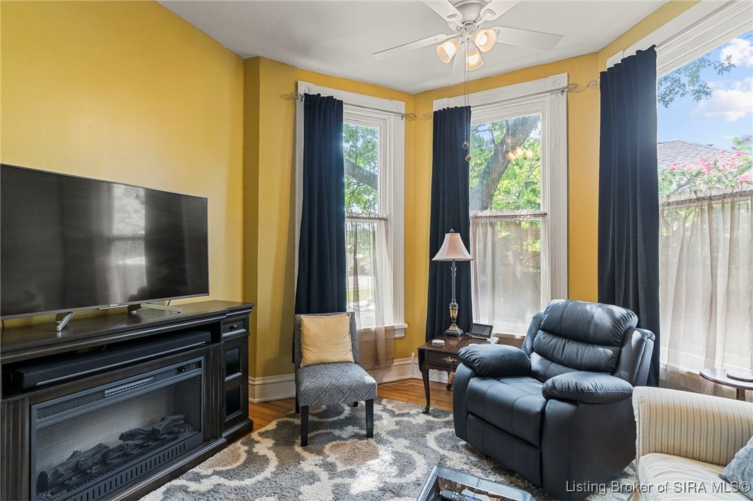 708 East Main Street Madison, IN 47250 - Photo 19 of 66 Family Room/Den