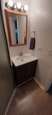 $1,300 | 2114 Enoch Avenue, Unit 1, Zion, IL 60099