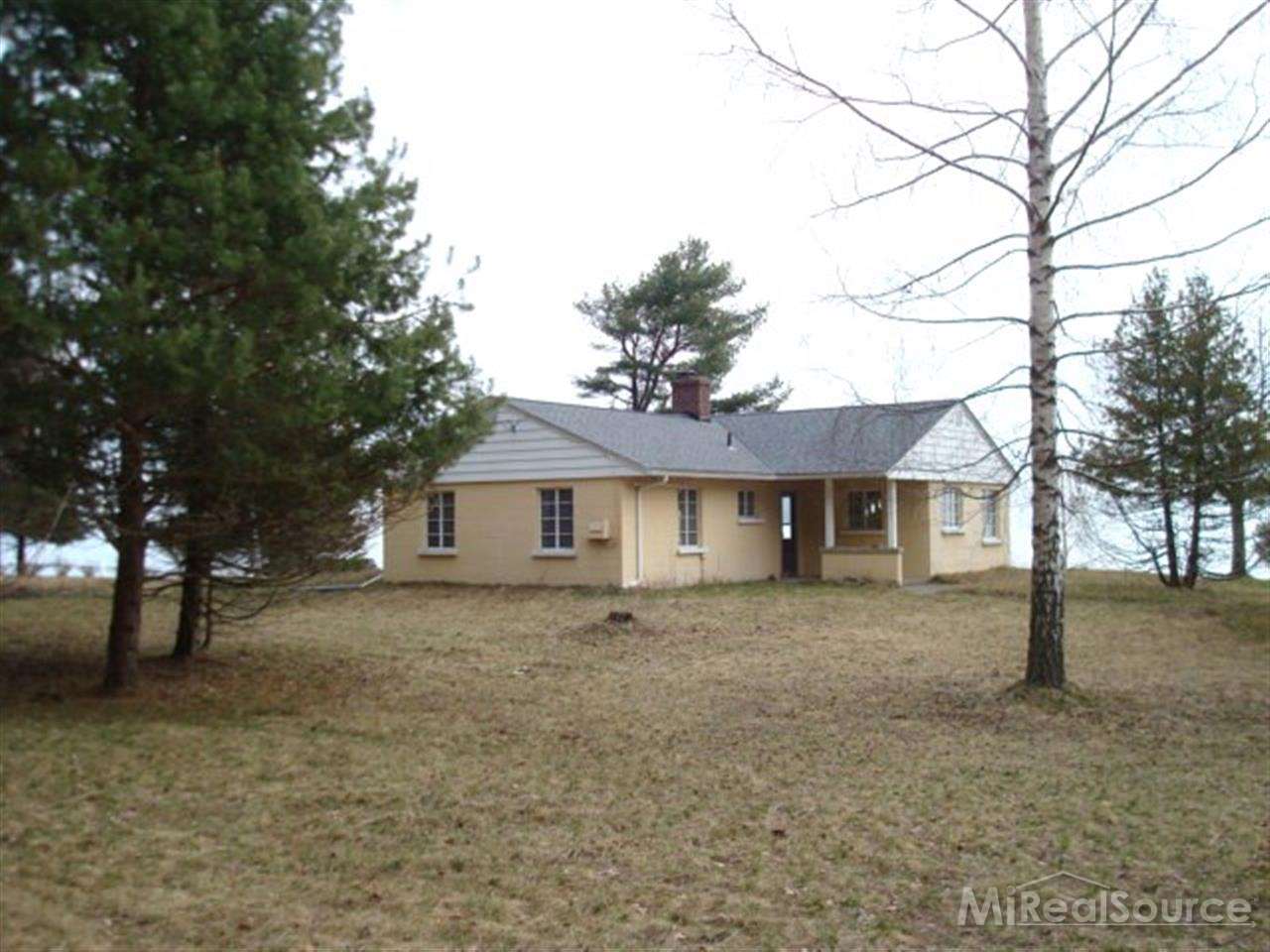 3074 North Lakeshore Road Deckerville, MI 48427 - Photo 1 of 13 31190056.JPG