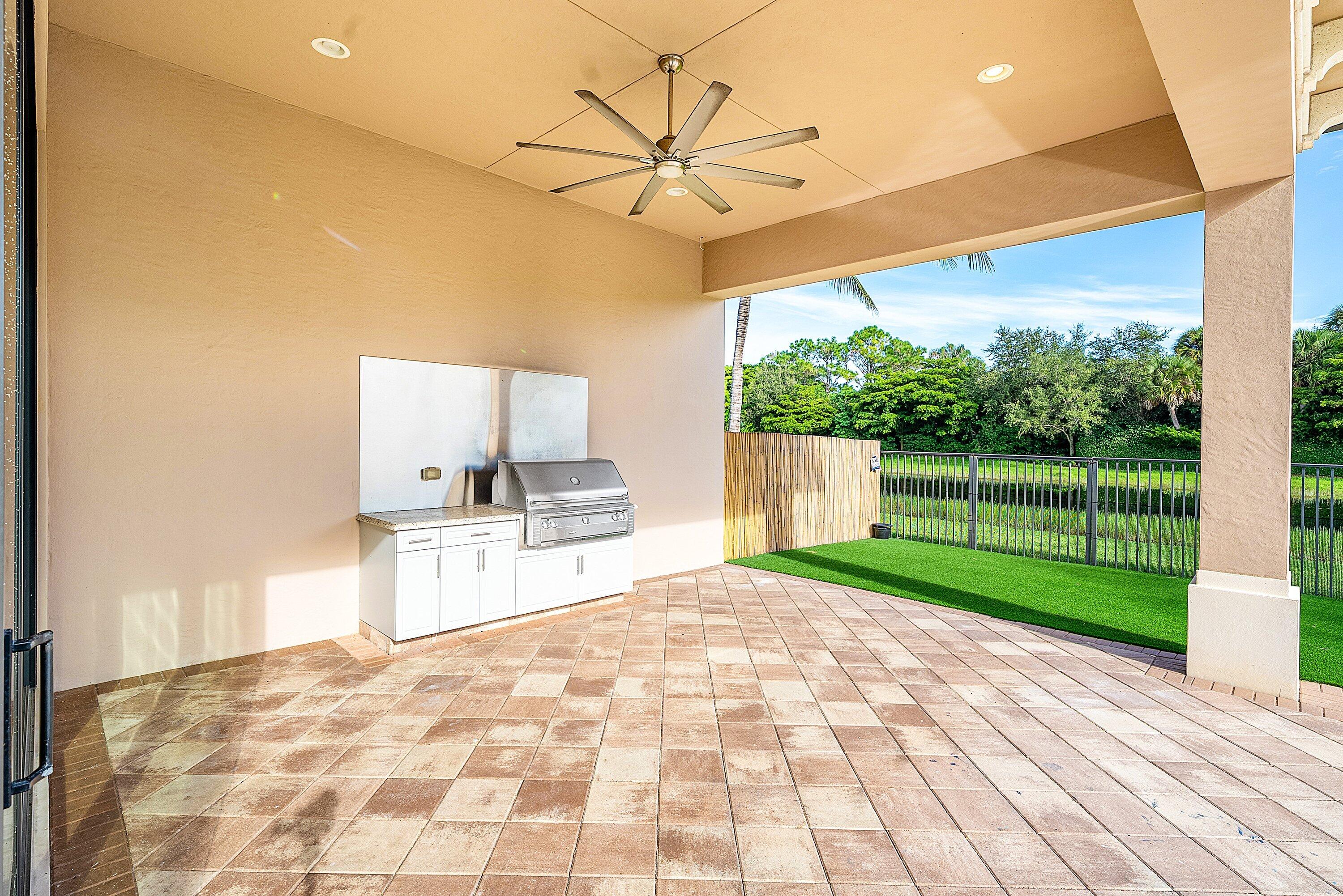 9599 Moritz Way Delray Beach, FL 33446 - Photo 47 of 64 exterior rear