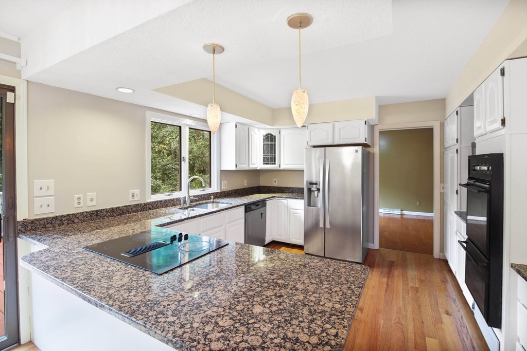 16 Hemingway Road Wilbraham, MA 01095 - Photo 11 of 40