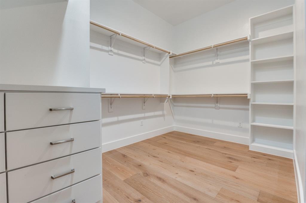 250 East Dallas Road, Unit 119 Grapevine, TX 76051 - Photo 26 of 40 a view of an empty walk in closet