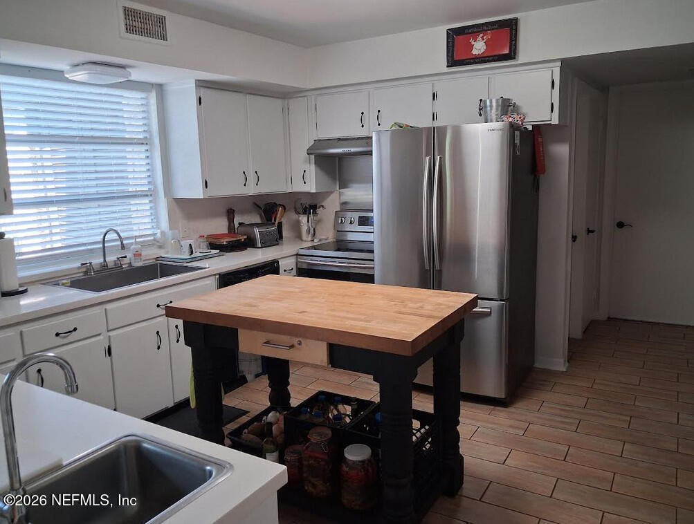 2640 Holly Point Road East Orange Park, FL 32073 - Photo 10 of 15 42460_10_image-192619_07.28.2026