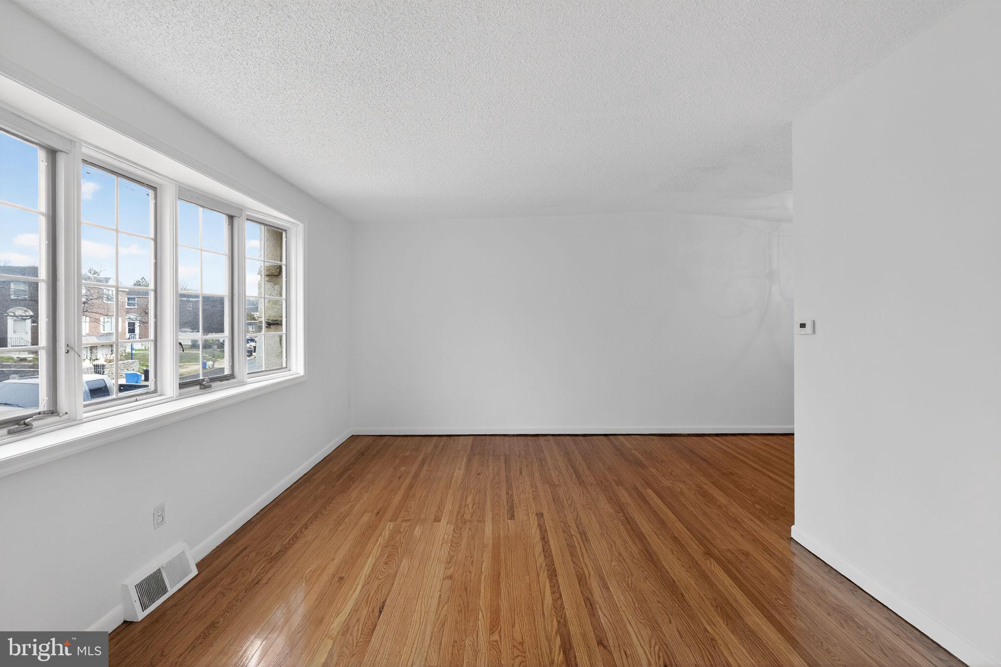 720 Hill Road Philadelphia, PA 19128 - Photo 5 of 31 Gallery Image 5