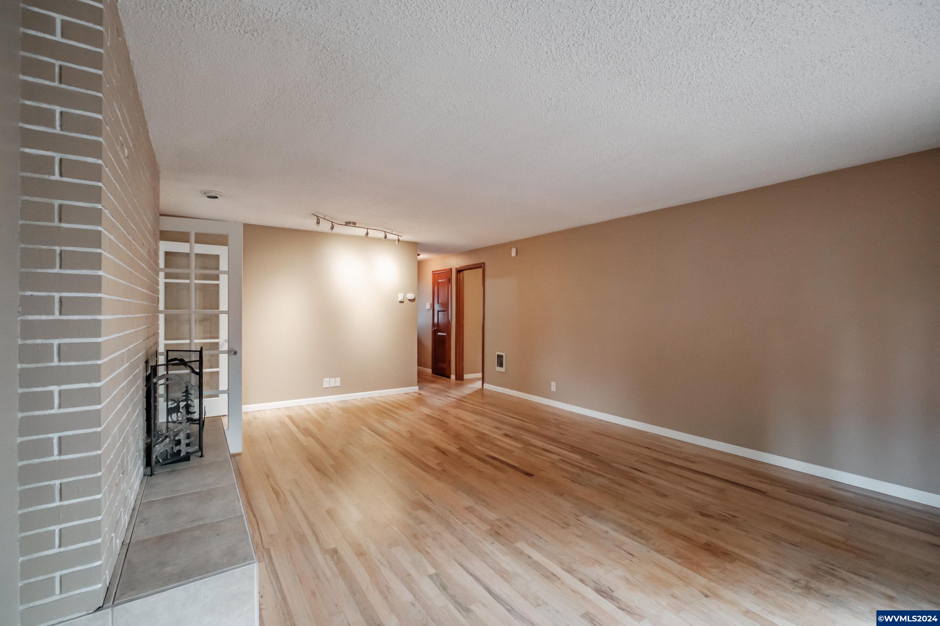 4703 Dakota Road Southeast Salem, OR 97302 - Photo 8 of 36 Gallery Image 8