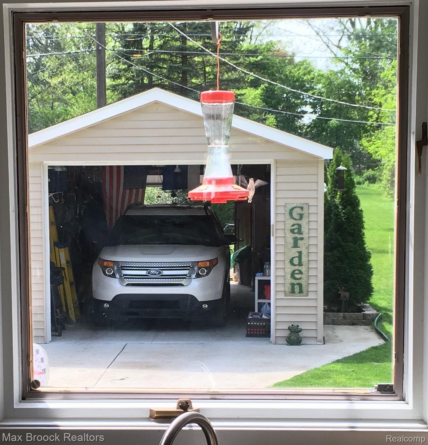 22725 Power Road Farmington, MI 48336 - Photo 6 of 25 Large one car detached garage with electric door opener
