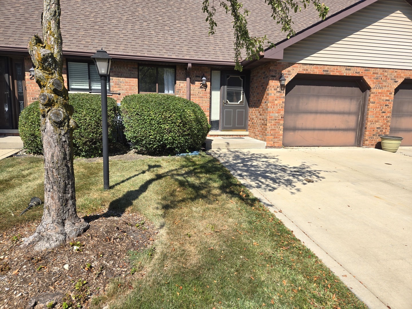 1914 Heatherway Lane, Unit 27 New Lenox, IL 60451 - Photo 2 of 15