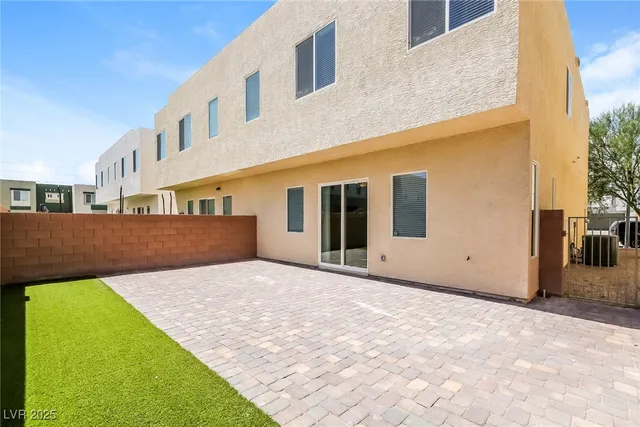 $2,290 | 6462 Cinnamon Hazlenut Street, North Las Vegas, NV 89084