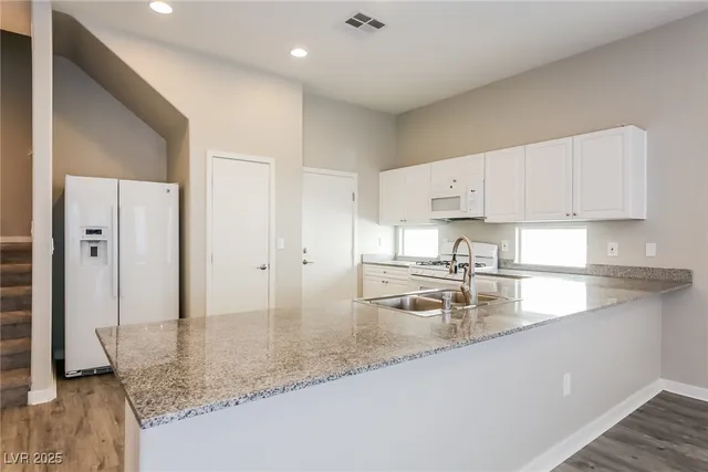 $2,290 | 6462 Cinnamon Hazlenut Street, North Las Vegas, NV 89084