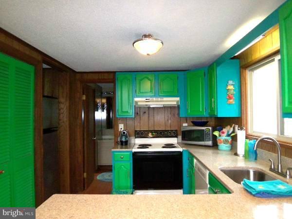 195 Mild Winter Road Hedgesville, WV 25427 - Photo 21 of 24 Kitchen