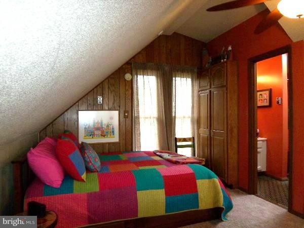 Bedroom (Master)