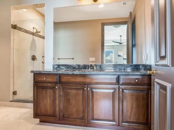 $25,900 | 3507 Bayshore Boulevard, Unit 2001, Tampa, FL 33629