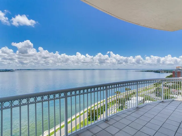 $25,900 | 3507 Bayshore Boulevard, Unit 2001, Tampa, FL 33629