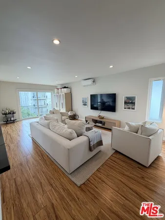 $4,550 | 11835 Dorothy Street, Unit 2, Los Angeles, CA 90049