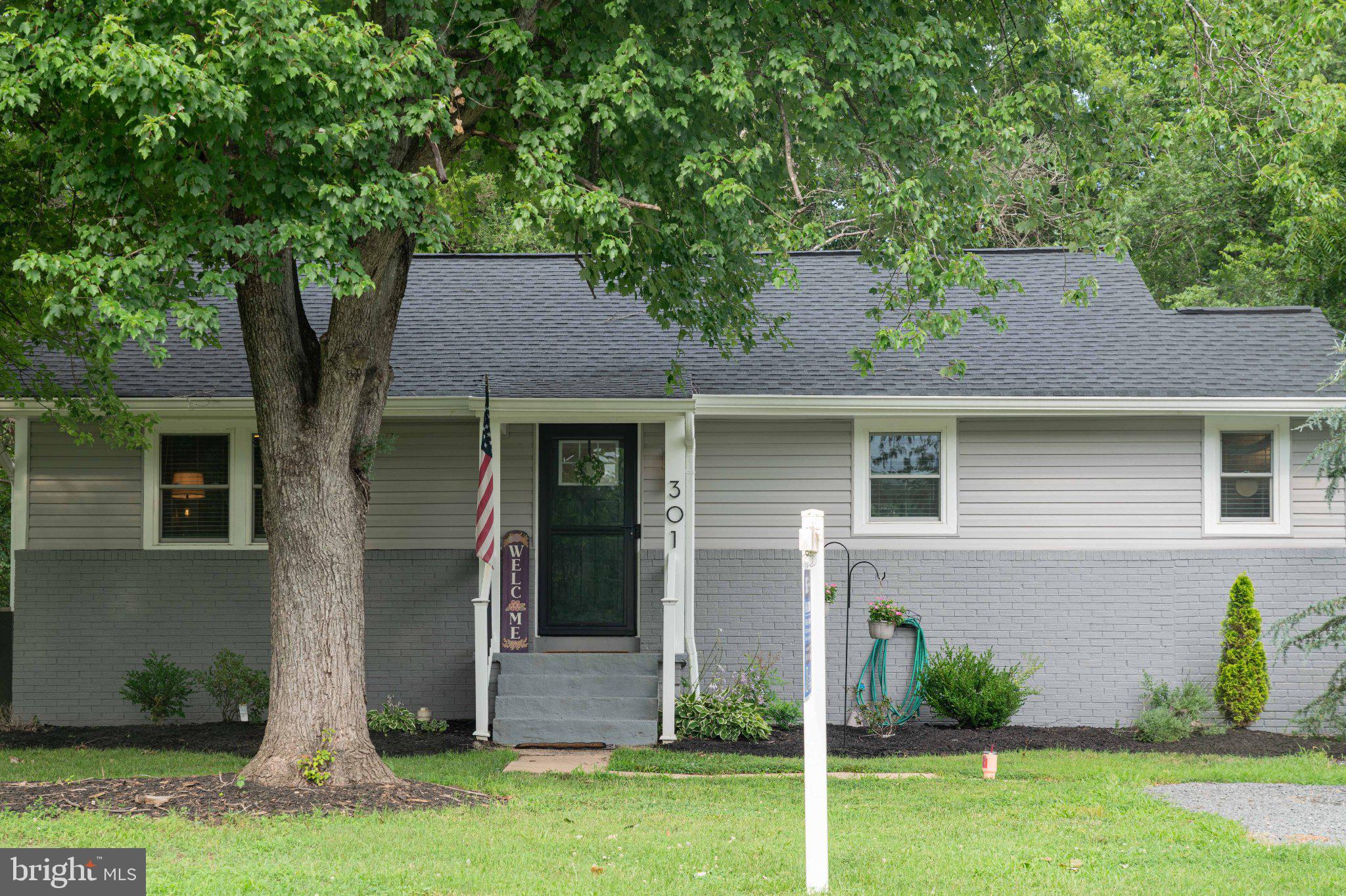 301 North Duey Road Remington, VA 22734 - Photo 3 of 36 Charming home with inviting curb appeal.