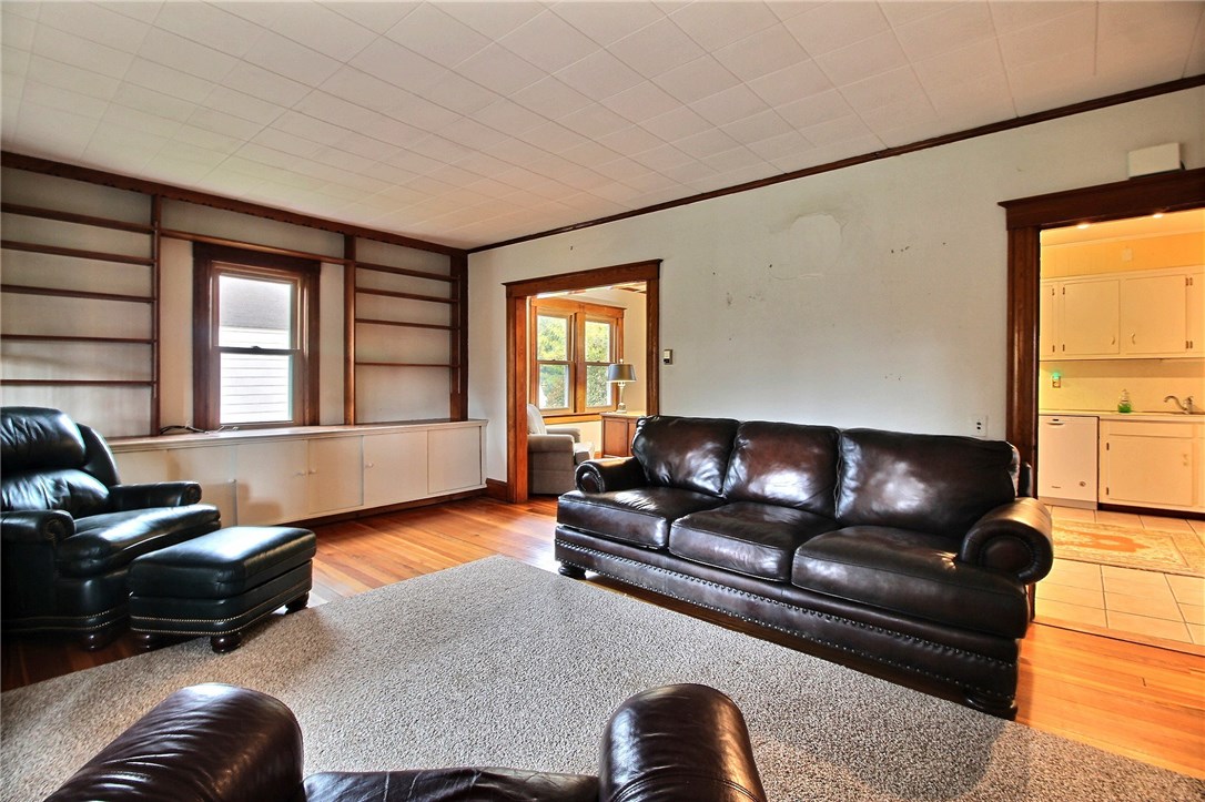 298 Shore Road Westerly, RI 02891 - Photo 11 of 37