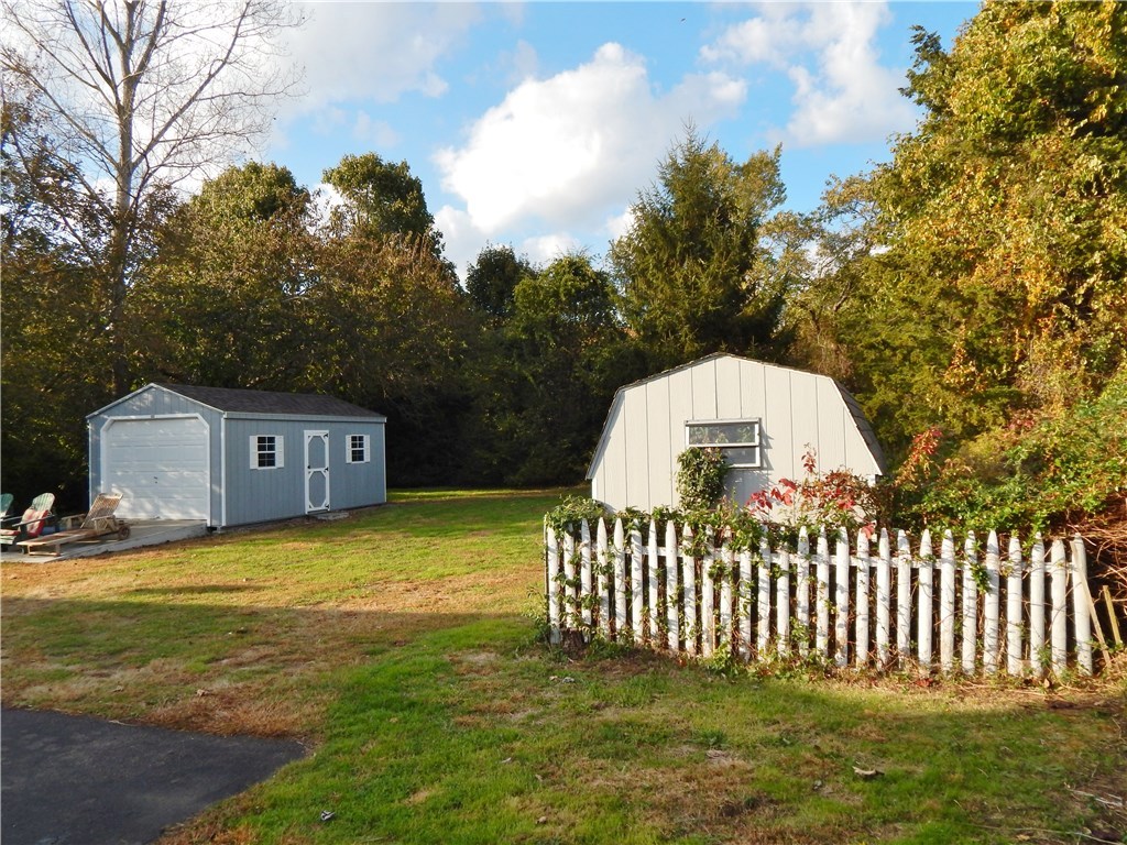 298 Shore Road Westerly, RI 02891 - Photo 31 of 37