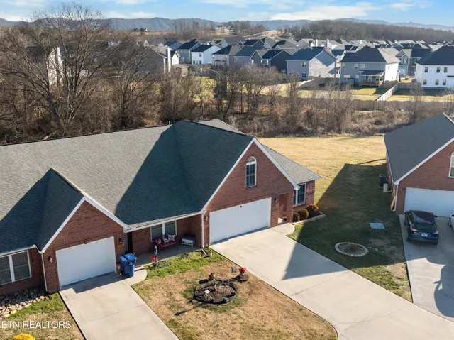 $380,000 | 2562 Keeneland Drive, Maryville, TN 37803