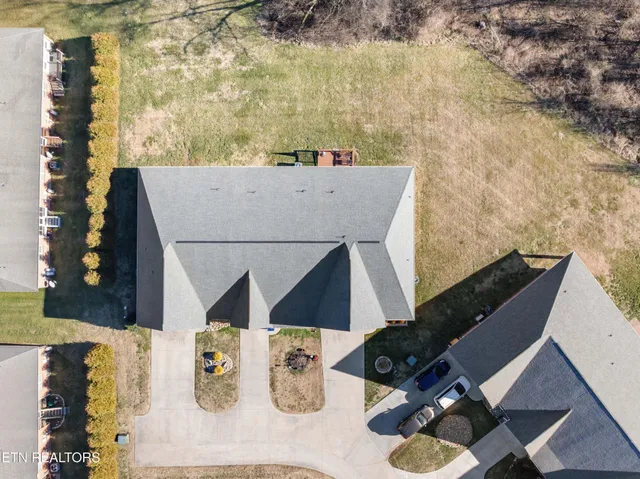 $380,000 | 2562 Keeneland Drive, Maryville, TN 37803