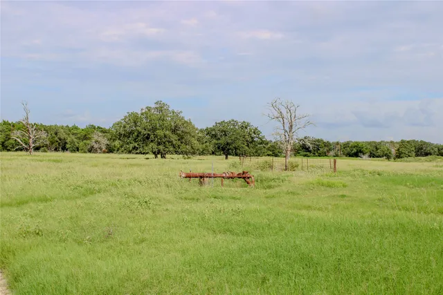 $700,000 | 1084 County Road 120, Giddings, TX 78942