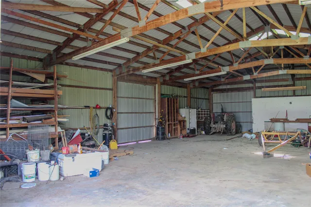 $700,000 | 1084 County Road 120, Giddings, TX 78942