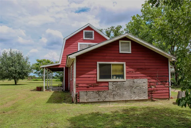 $700,000 | 1084 County Road 120, Giddings, TX 78942