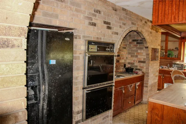 $700,000 | 1084 County Road 120, Giddings, TX 78942