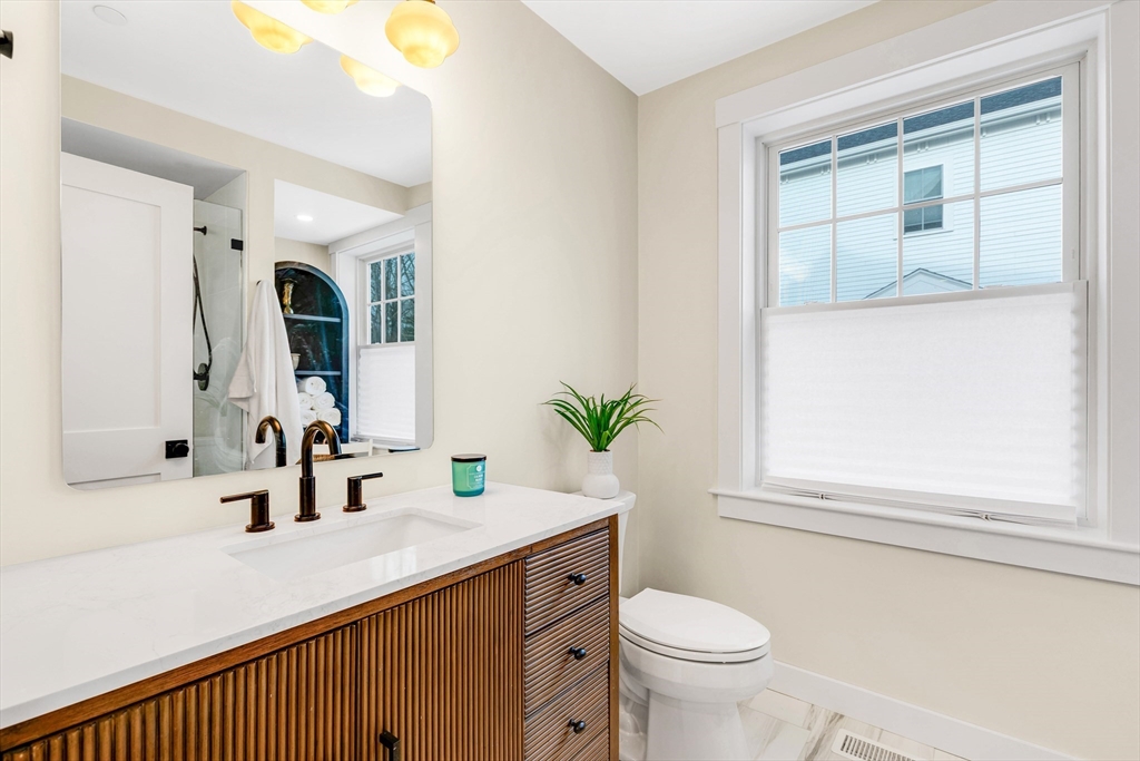 105 Market Street, Unit B Amesbury, MA 01913 - Photo 14 of 25