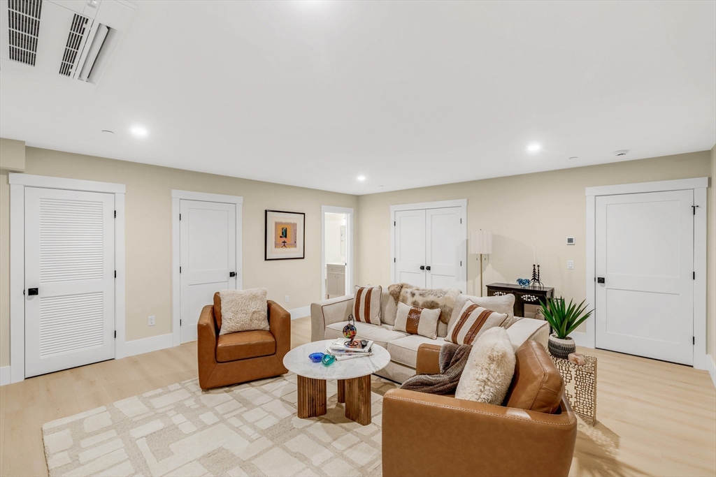 105 Market Street, Unit B Amesbury, MA 01913 - Photo 17 of 25