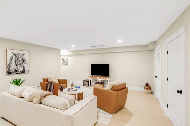 $635,000 | 105 Market Street, Unit B, Amesbury, MA 01913