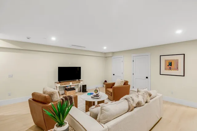 $635,000 | 105 Market Street, Unit B, Amesbury, MA 01913