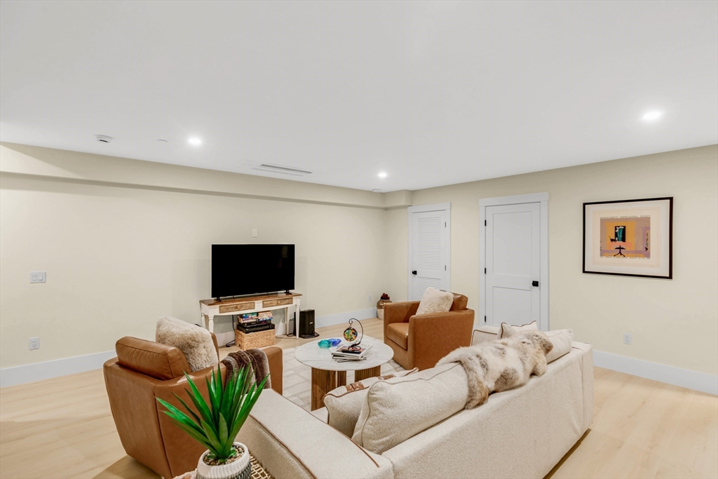 105 Market Street, Unit B Amesbury, MA 01913 - Photo 20 of 25