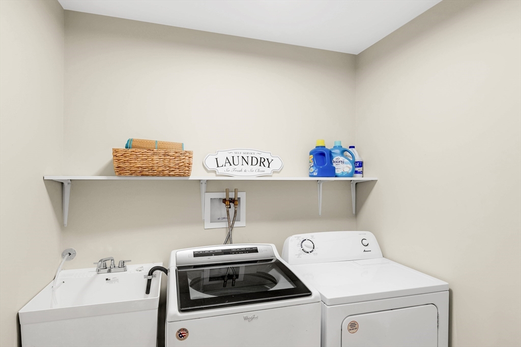 105 Market Street, Unit B Amesbury, MA 01913 - Photo 23 of 25