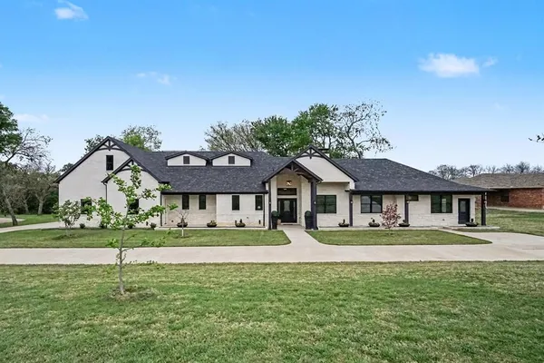 $799,900 | 1421 Red Oak Circle, Farmersville, TX 75442