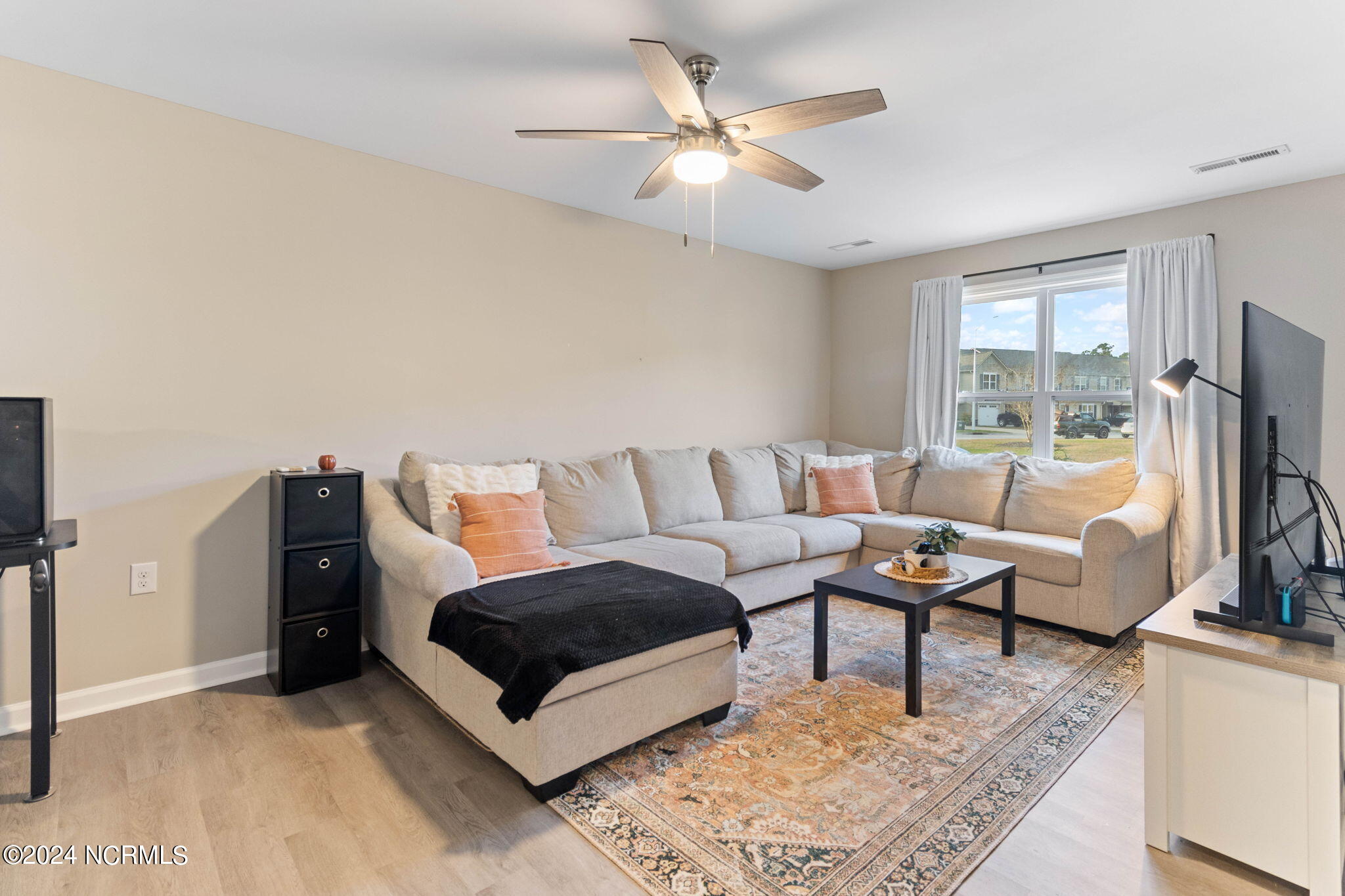 300 Glenellen Loop Road Midway Park, NC 28544 - Photo 6 of 31 9-web-or-mls-IMG_0221