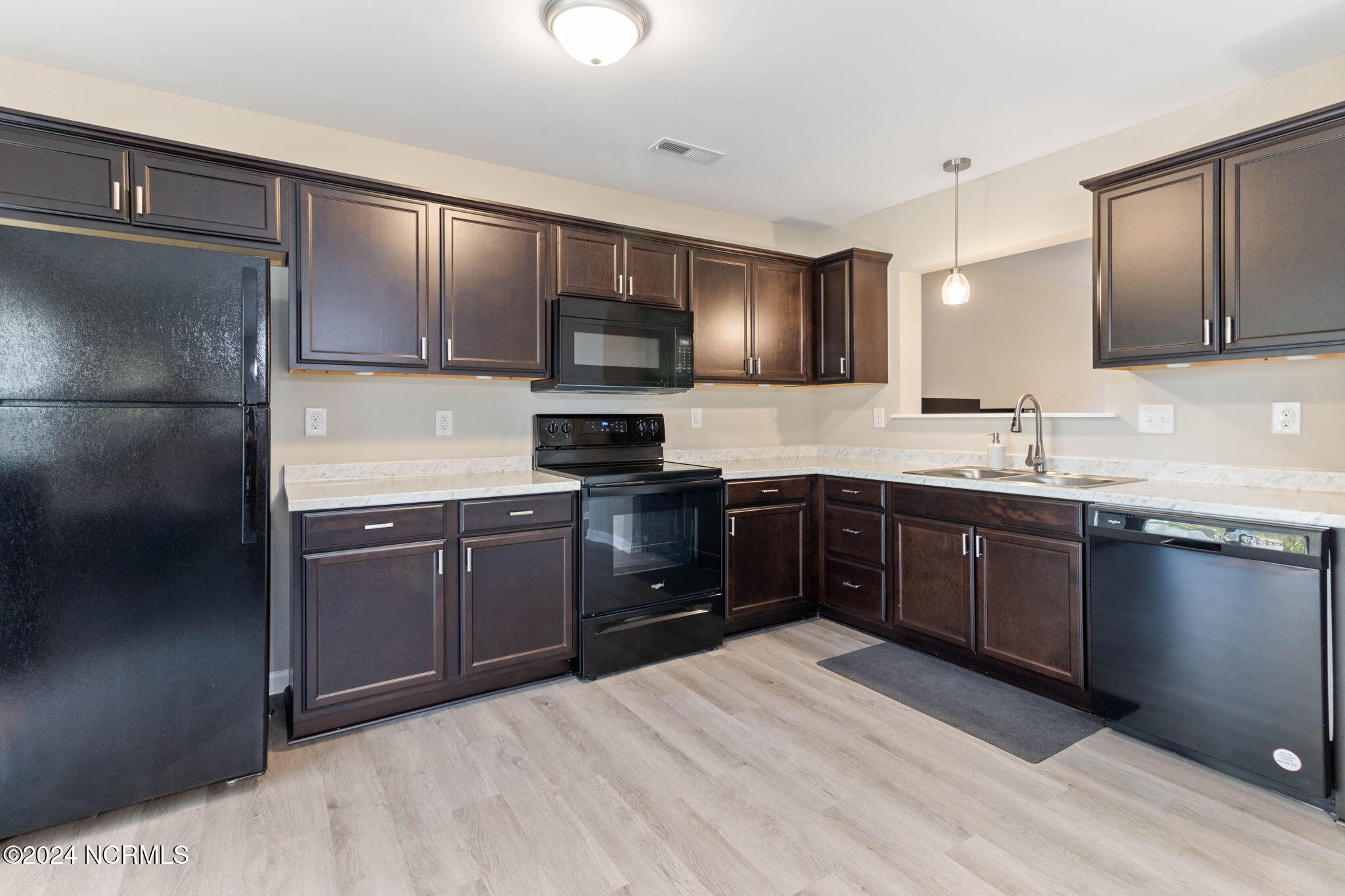 300 Glenellen Loop Road Midway Park, NC 28544 - Photo 9 of 31 12-web-or-mls-IMG_0230