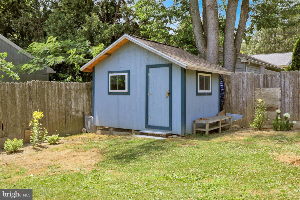 608 Bermuda Road Lancaster, PA 17603 - Photo 29 of 32 Shed + Garden Area