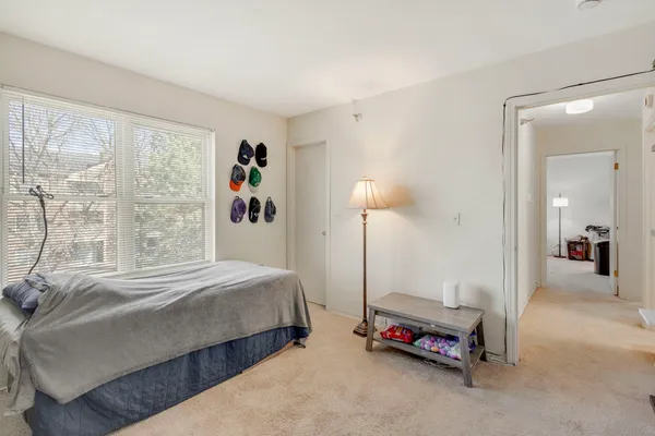 $198,500 | 208 Glengarry Drive, Unit 301, Bloomingdale, IL 60108