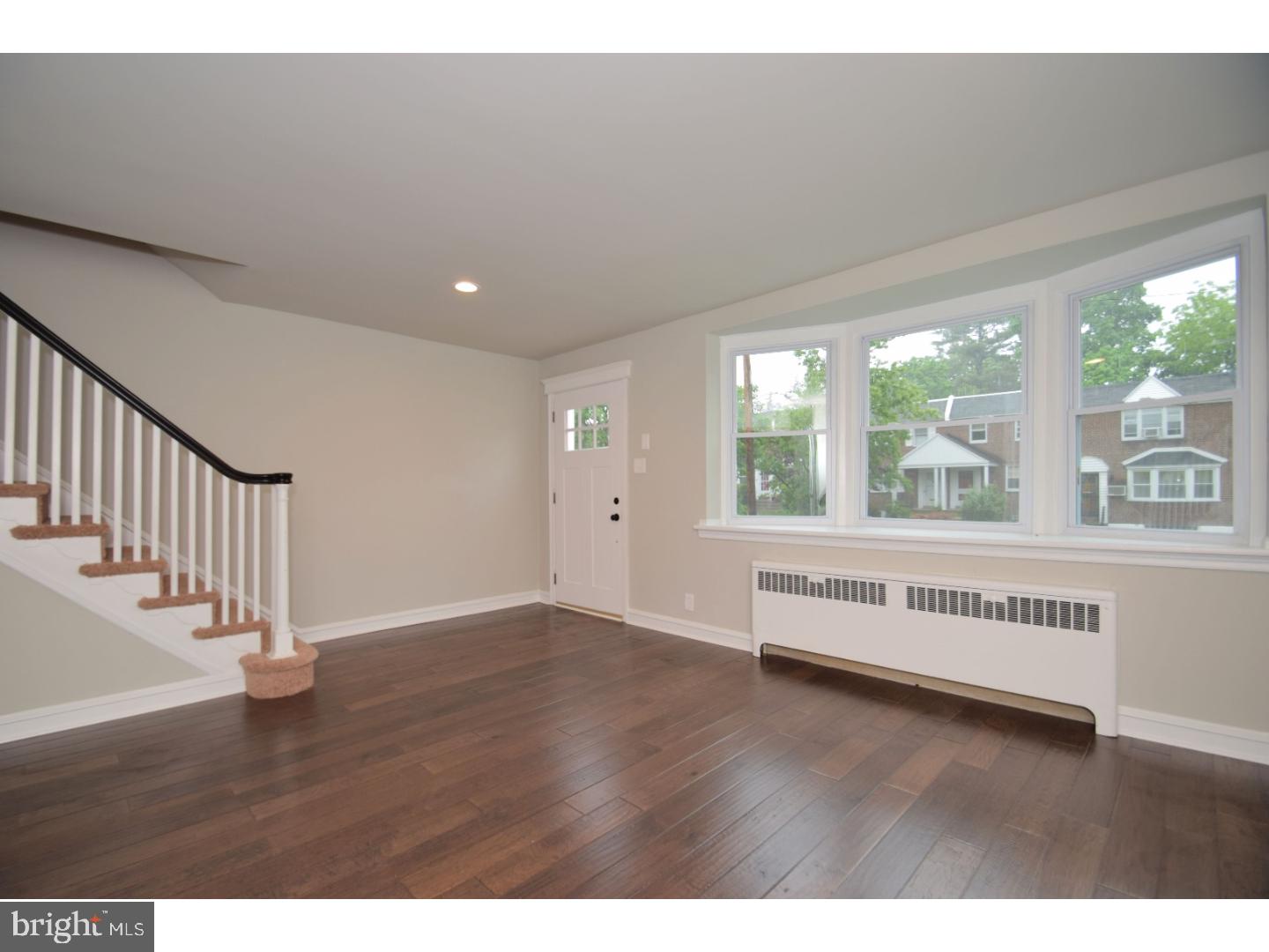 5044 Copley Road Philadelphia, PA 19144 - Photo 3 of 25 Living Room