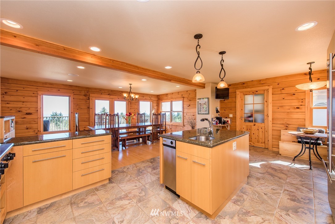 674 Southridge Road Port Angeles, WA 98363 - Photo 6 of 25 Gallery Image 6